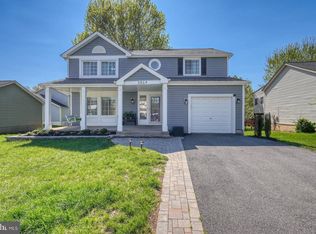 3869 Beech Down Dr, Chantilly, VA