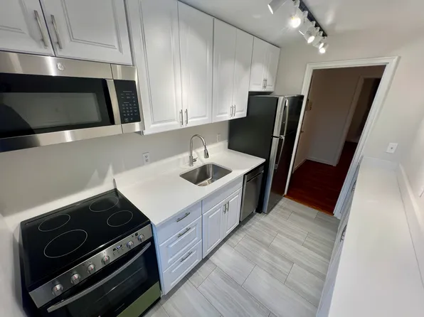 310 Ashby St APT B, Alexandria, VA 22305