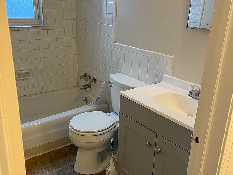 Presidents Village Apartments — Photo 31