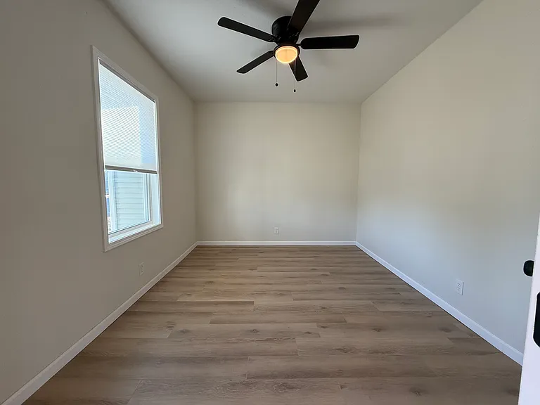211 Frisco St — Photo 5