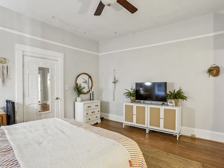 940 Austin Ave NE — Photo 11