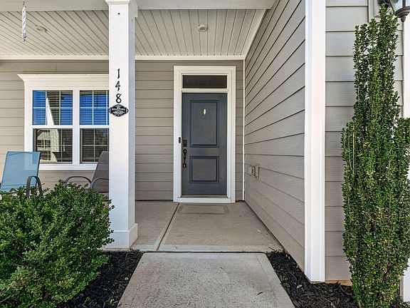 4th image of 148 Amber Acorn Ave
