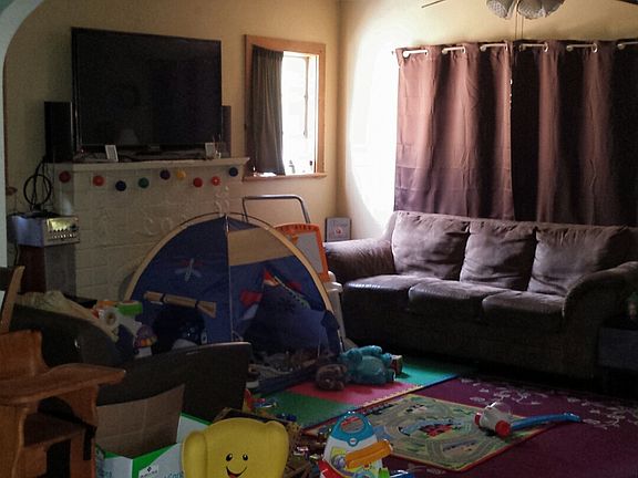 4th image of 1799 Glen Ave