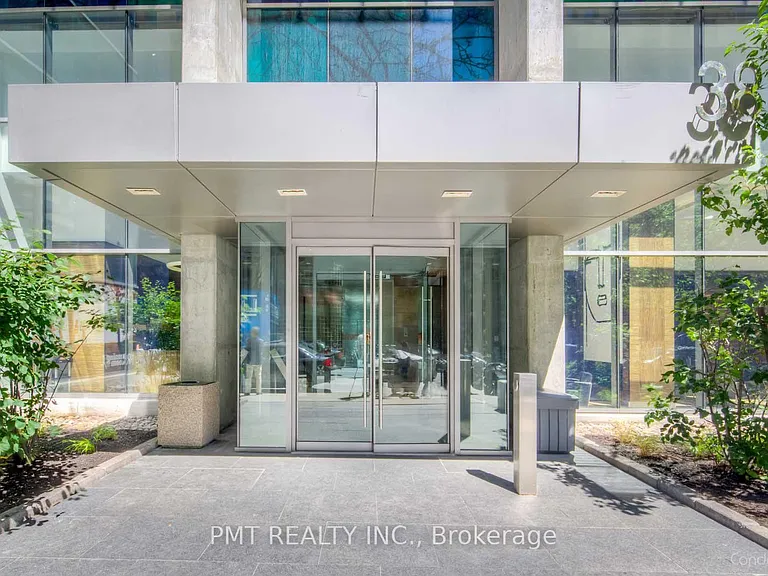 38 Grenville St #1607 — Photo 27