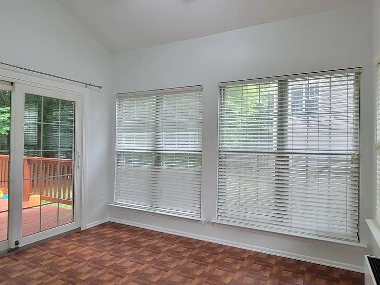 1408 Locust Ct — Photo 8