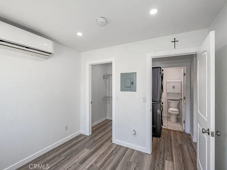 1069 Erringer Rd #1 — Photo 5