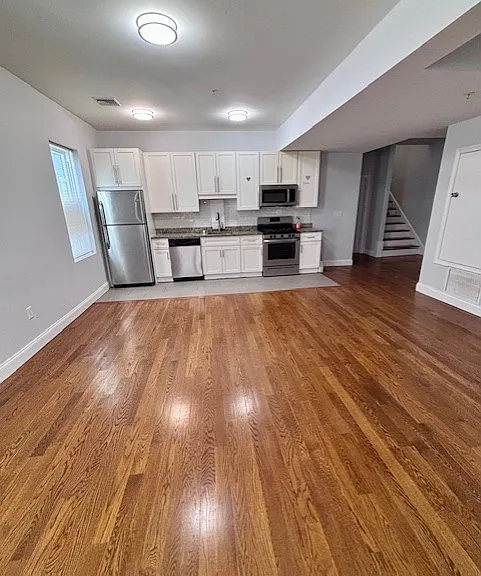 104-106 Winthrop St #8 — Photo 2