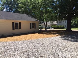 1536 Hight St, Henderson, NC 27536
