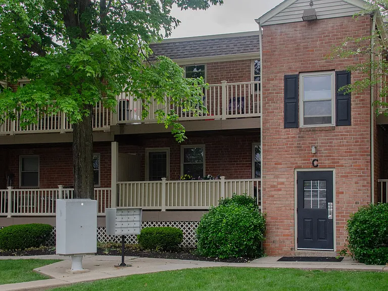 Parkside Manor Apartments — Photo 5