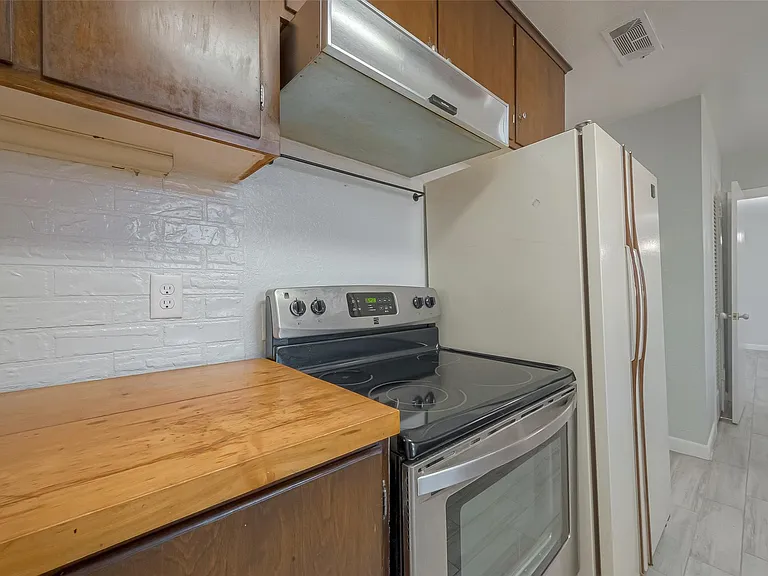 3426 Bradford St — Photo 23