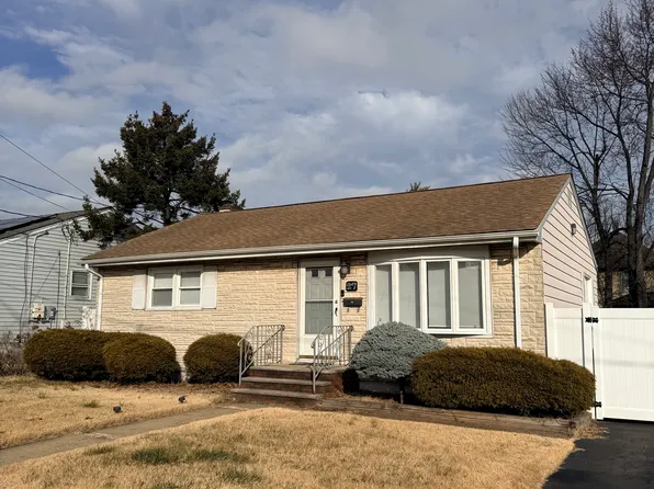 27 Rector Ave, Woodbridge, NJ 07095