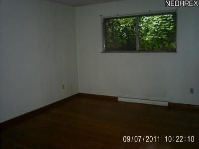 4th image of 369 Nob Hill Dr