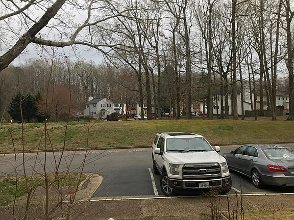 3rd image of 1718 Skiffes Creek Cir