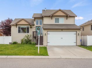 1502 N Coach Dr, Greenacres, WA 99016