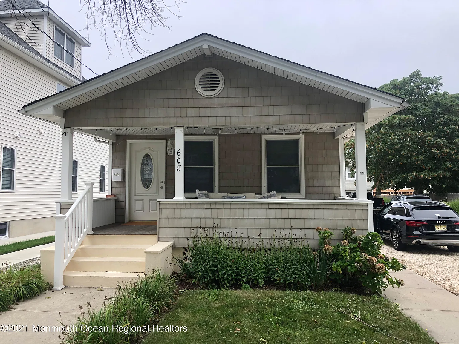 2 bed, 1302 sqft, $2,400 — Photo 2