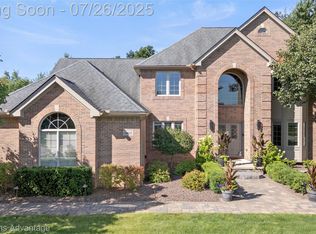 23613 Copperwood Dr W, South Lyon, MI 48178