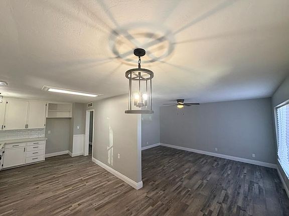 5th image of 2203 Dennis Dr