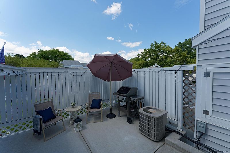 5th image of 1802 ROCKPORT Court