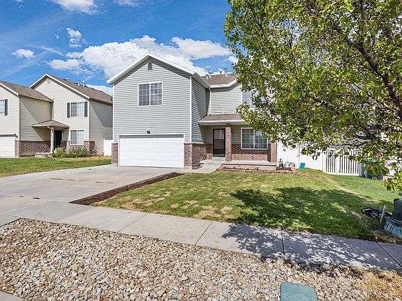 3rd image of 341 S Spanish Fields Dr