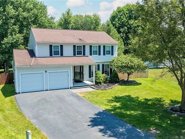 3462 Dewberry Ln, Macedon, NY 14502