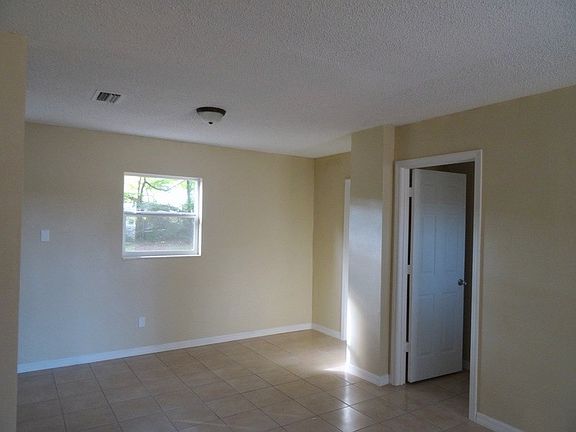 3rd image of 8924 N Hamner Ave