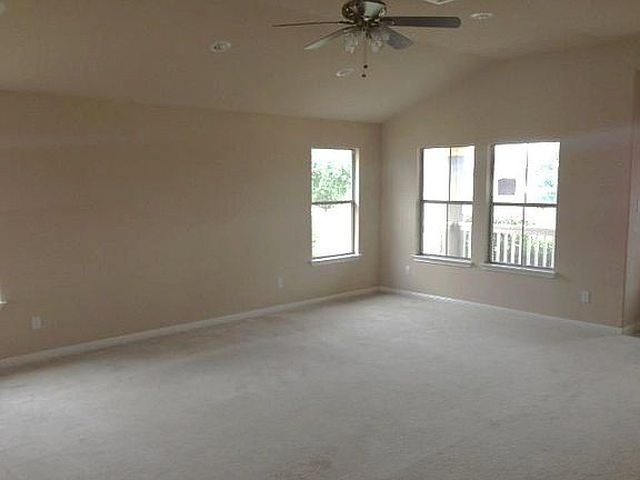 2nd image of 901 Great Sand Dunes Ave