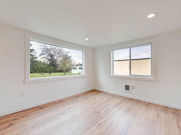 5th image of 495 SE Maylor St #1-2