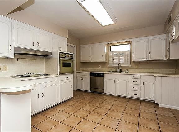 5th image of 803 Sherwood Dr
