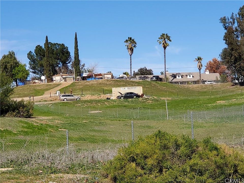 2nd image of 40480 Carrigan Rd