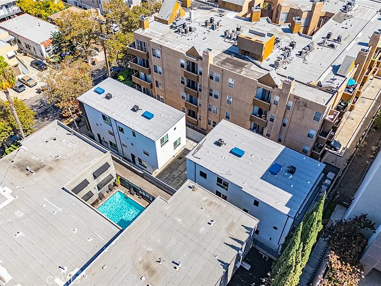 1243 N Sycamore Ave — Photo 48