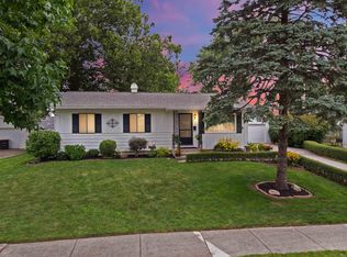2210 Legoma Dr, Fort Wayne, IN 46819