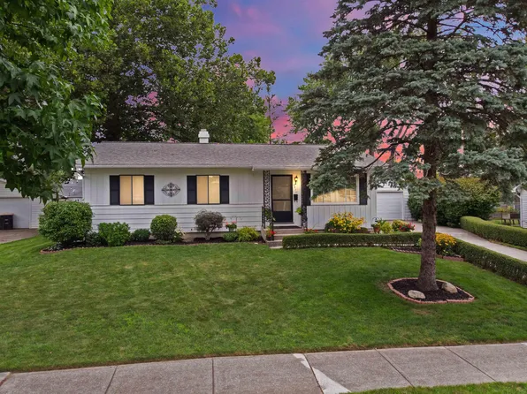 2210 Legoma Dr, Fort Wayne, IN 46819