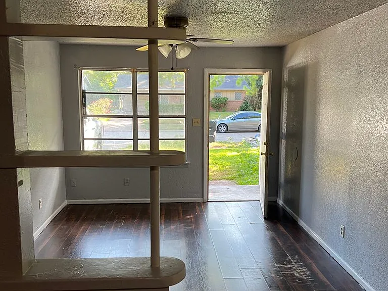 749 Navaho Trl — Photo 3