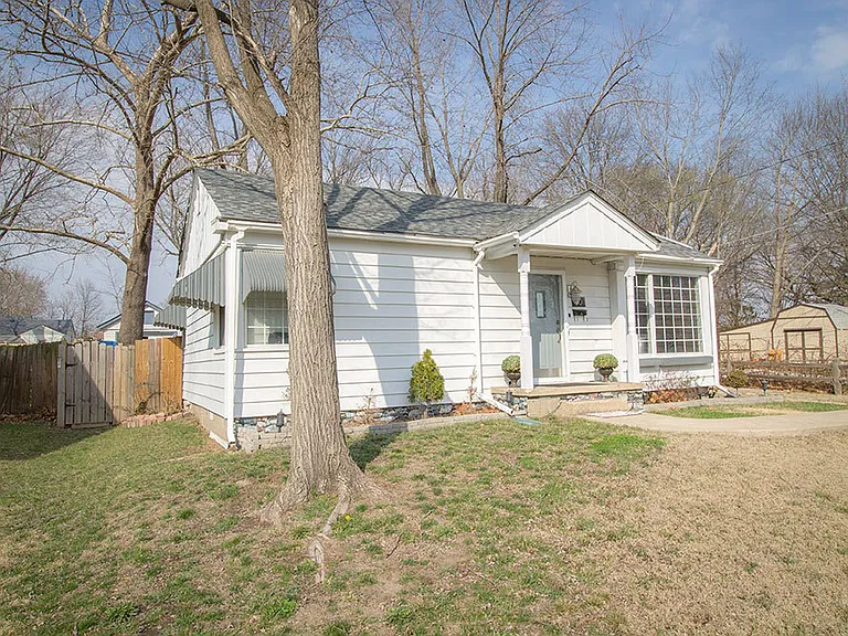 301 W Forest Ave — Photo 33