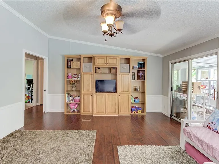 Westwood Ln — Photo 15