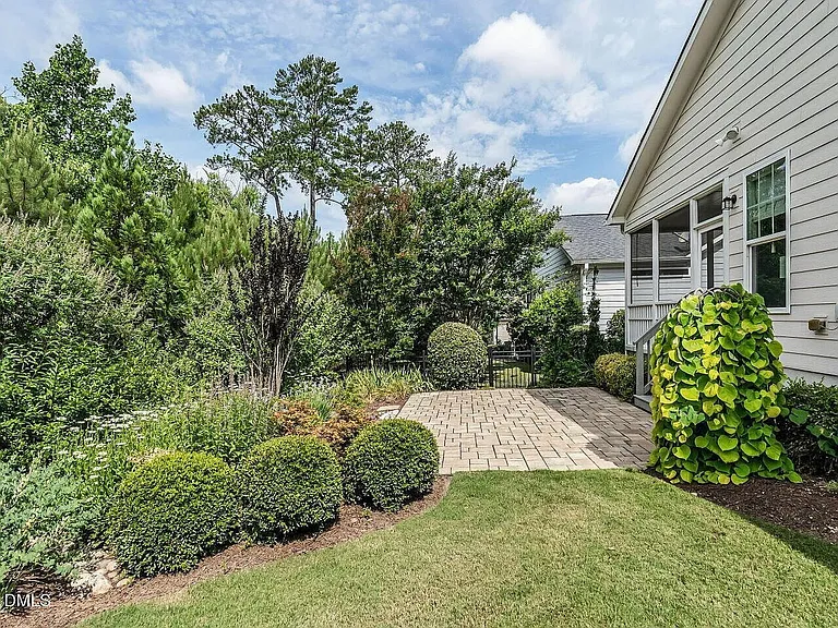 137 Lucky Ribbon Ln — Photo 33