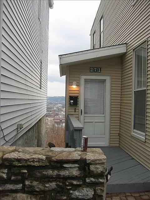 4 bed, 2000 sqft, $2,800 — Photo 2