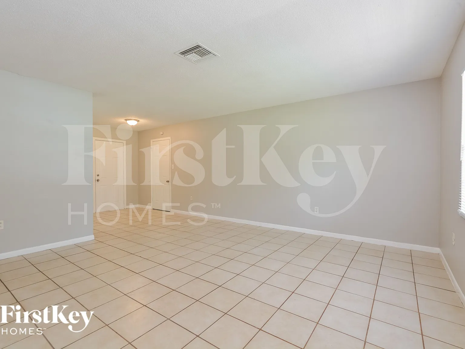 2 bed, 2.0 bath, 900 sqft, $1,325 — Photo 2