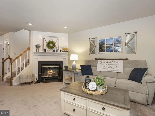 345 Danbury Ln #345, Glen Mills, PA 19342