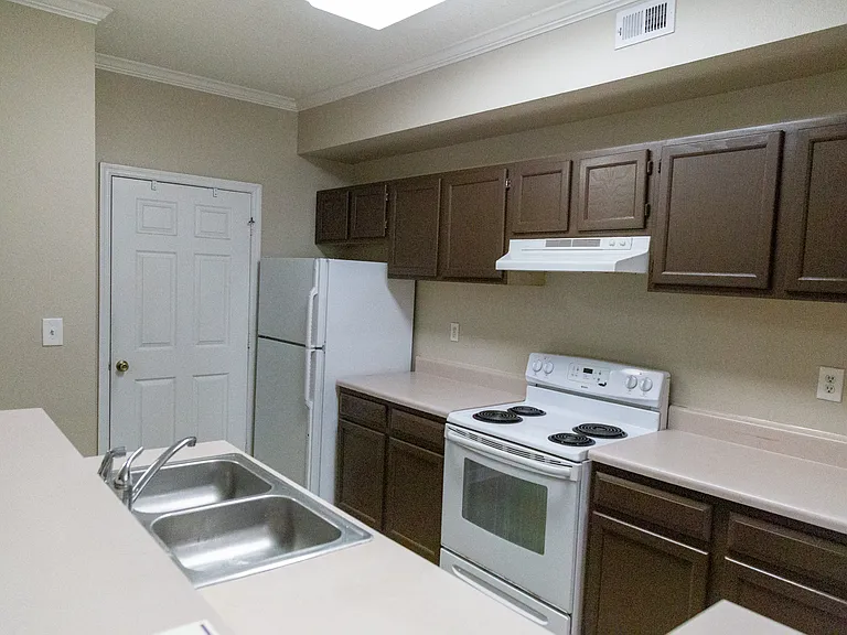 5618 Pinnacle Heights Cir #312 — Photo 1