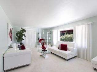 4736 N 104th St, Wauwatosa, WI 53225