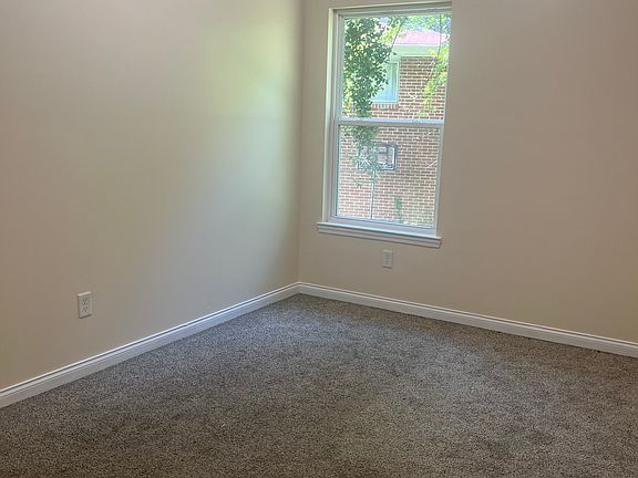 3rd image of 1435 Lillian Ln
