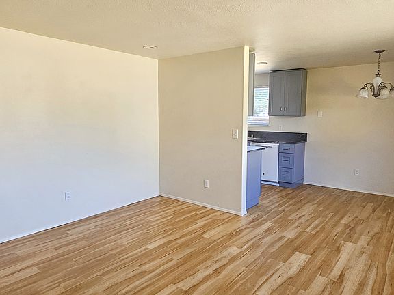 3rd image of 1211 4th Ave NW