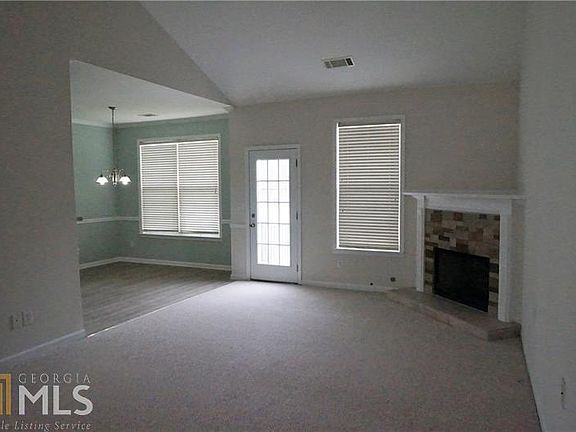 3rd image of 2322 Temple View Dr