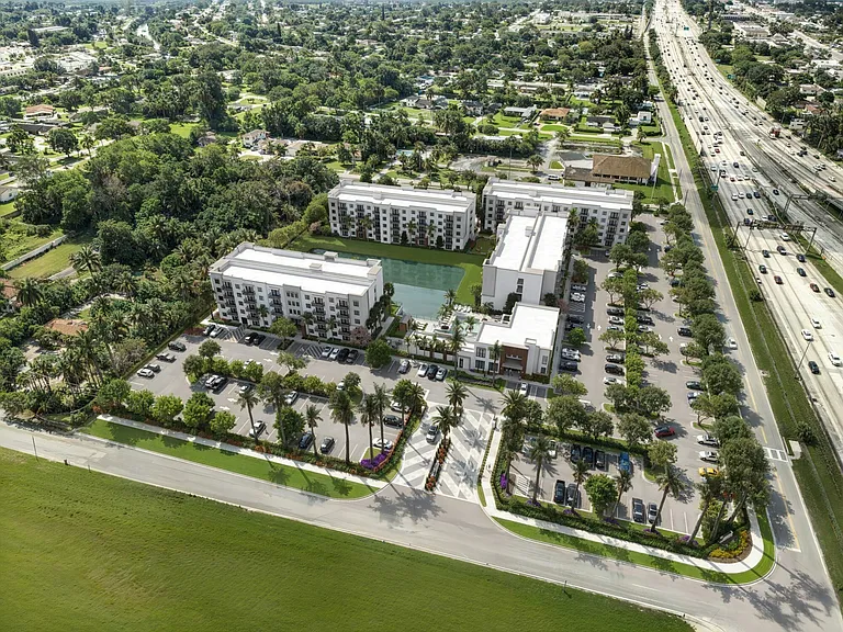 Caroline Golden Glades — Photo 2