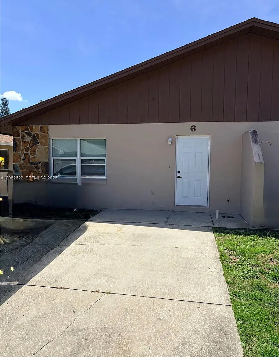 2 bed, 2.0 bath, 1000 sqft, $1,750 — Photo 1