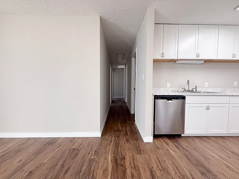 325 Petite Dr — Photo 13