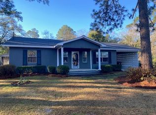 808 Meadow Ln, Douglas, GA 31533