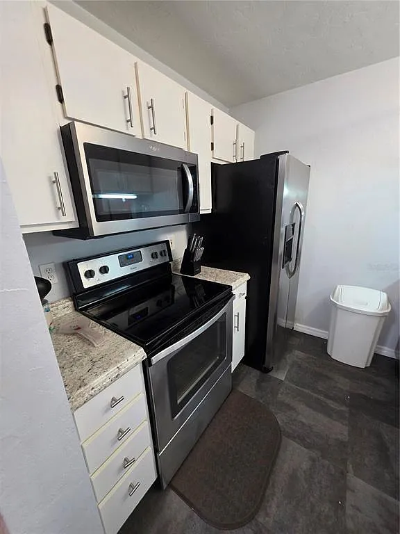 4 bed, 4.0 bath, 1177 sqft, $1,850 — Photo 2