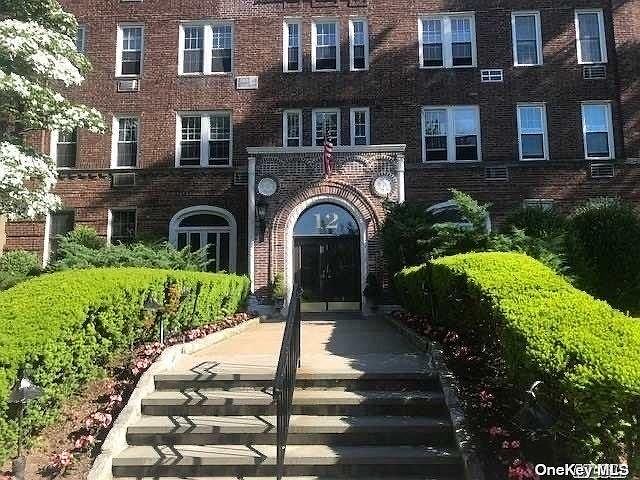 1st image of 12 Hamilton Pl